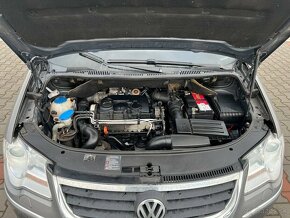 Volkswagen Touran 2.0 TDi 103kw 6 rychl 1.maj v ČR - 15