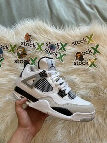 Jordan 4 - 15