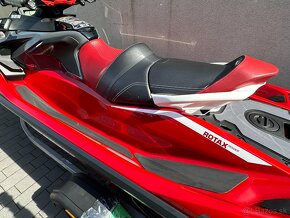 Skútr vodní Sea-Doo RXT XRS 3-up 325hp červený - 15