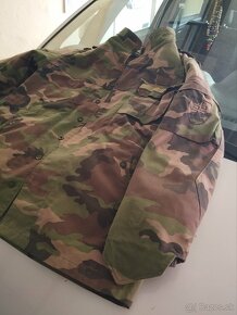 vojenský kabát s odjimatelnou vložkou kozusinou a kapucňou - 15