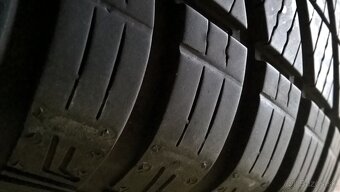 ZIMNÉ 205/50 R17 4ks CONTINENTAL 5-6mm a 2 ks GOODYEAR 6-7mm - 15