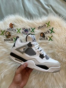 Jordan 4 - 15