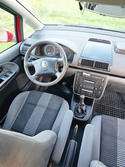 VW Sharan 2009 - 15