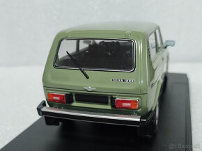 1:24 modely 3 - 15