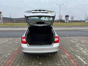 Škoda Rapid 1.2 TSi 63kw naj 119t serviska - 15