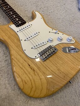 Fender Classic 70's Stratocaster - 15