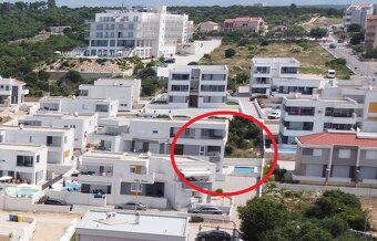 Zariadený 3-izb. dvojpodlažný apartmán s bazénom /Chorvátsko - 16