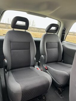 Volkswagen Sharan 1.9 TDI, 85 kW, 2/2010, 7 miestne - 16