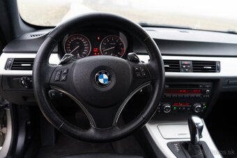 BMW E92 330i - 16