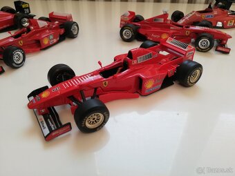 1:24 Bburago 6ks  Formula 1 FERRARI - 16