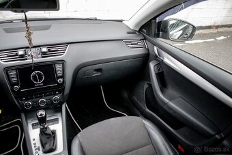 Škoda Octavia Combi 2.0 TDI Elegance/Style DSG Automat - 16