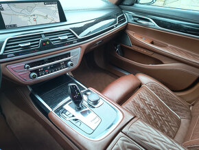 BMW 750 XDL M SPORT/NAT.ZAD.NÁPRAVA/NOVÉ TURBA/HEAD-UP/SOFT - 16