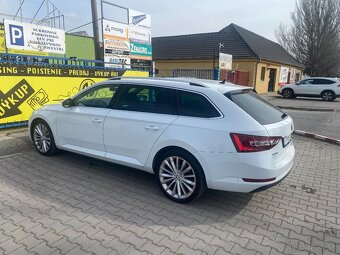 Škoda Superb Combi 4x4 - 16