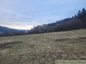 Väčší rekreačný pozemok pod lesom s krásnym výhľadom nad o - 16