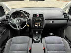 Volkswagen Touran 2.0 TDI DSG HIGHLINE XENON NAVI - 16