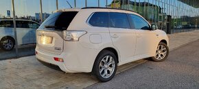 Mitsubishi outlander phev 2.0 - 16