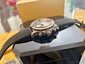 Hodinky Breitling Avenger M1 Titan 44mm - 16