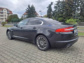 Jaguar XF 3.0D - 16