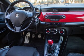 Alfa Romeo Giulietta 1.4 T MultiAir Distinctive ZNÍŽENÁ CENA - 16