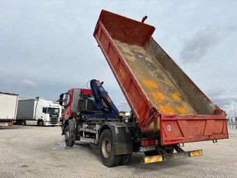 Iveco Trakker sklápač s hydraulickou rukou - 16