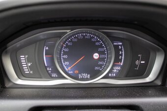 Volvo XC60 D4 2.0L Drive-E Momentum - 16