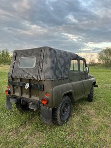 Uaz 469 - 16