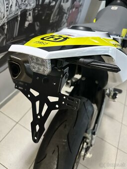 Husqvarna 701 supermoto - 16