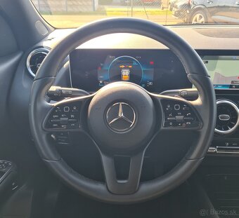 MERCEDES-BENZ GLA 200 D A/T - 16