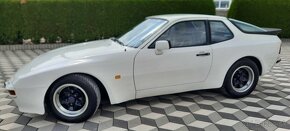 Porsche 944 - 16