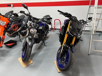 YAMAHA MT07 - 16