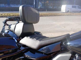 Harley-Davidson Road Glide ST - 16