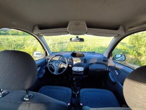 Toyota Yaris Verso - 16