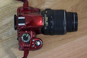 Nikon d3100 RED s VR objektivom 18-55 AF - 8 tisic zaberov - 16