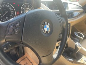 BMW X1 2,0i Xdrive (4x4) Luxury - 16