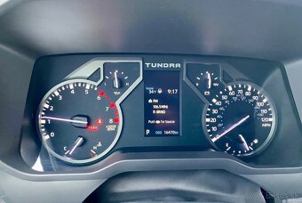 Toyota Tundra 3.5 SR5 4x4 Biturbo automat, rok 2022, 16 tkm - 16