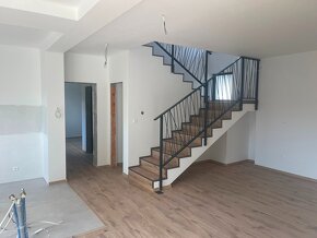 Na predaj luxusná 5-izb. novostavba, Horný Vadičov, 1082m2. - 16