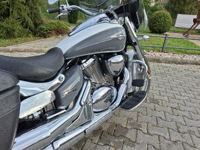 Suzuki Intruder - 16