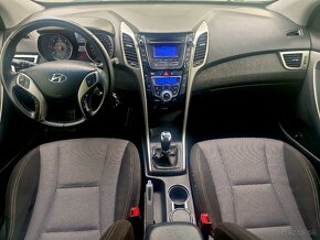 Hyundai i30 hatchback 1.4 diesel 66kw 2013 2014 šedá metalíz - 16