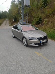 Škoda Superb Combi 2,0Tdi Style Plus - 16