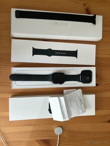 PREDÁM IPhone 15 Black , 128 GB + Apple Watch 8 45 mm - 16