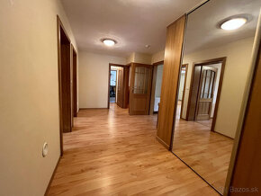 Štvorizbový bungalov s výmerou 162m2 na pozemku 1010 m2, v b - 16