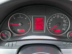 Audi A4 S-line 2.0 TDI, nová STK, Kúpené SK full servis Audi - 16