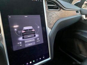 TESLA Model X 75D Gullwing - 16