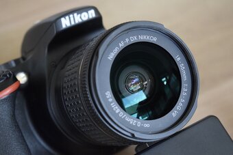 Nikon D3500 s bluetooth - rychly Af-p objektiv - 2 000 snimk - 16