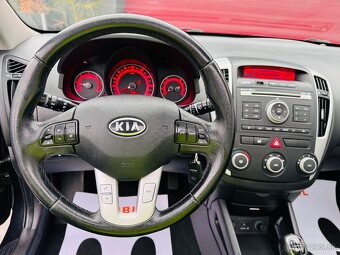 Kia Ceed 1.6Crdi facelift stresne okno - 16