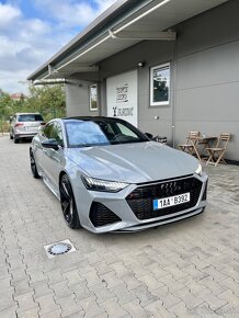 Audi RS7 / Model 2022 / Karbon-keramické brzdy / Šedá Nardo - 16