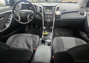 Hyundai i30 1.6-1MAJ.-PRAV.SERVIS-NÍZKÉ KM - 16