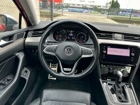 Volkswagen Passat Variant 2.0 TDI Elegance 4Motion DSG - 16