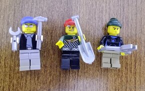 2x lego - karavan a polícia, + trojica figúrok - 16