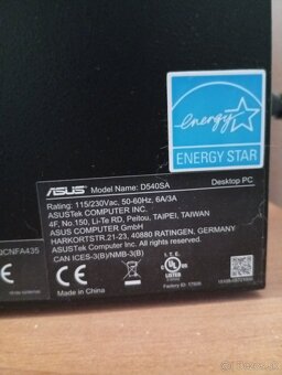 Počítač Asus - 16